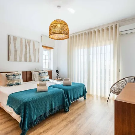 Villa Monte Das Oliveiras With Private Pool-2